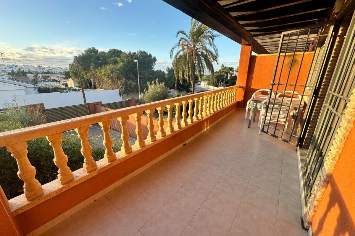 Resale - Villa - Torrevieja - Los balcones
