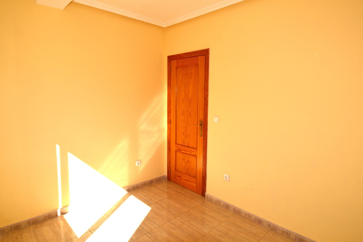 Reventa - Apartamento / piso - Catral - 03158