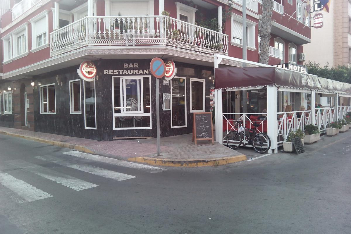 Resale - Building - Torrevieja - Calle Apolo, 85, 03182