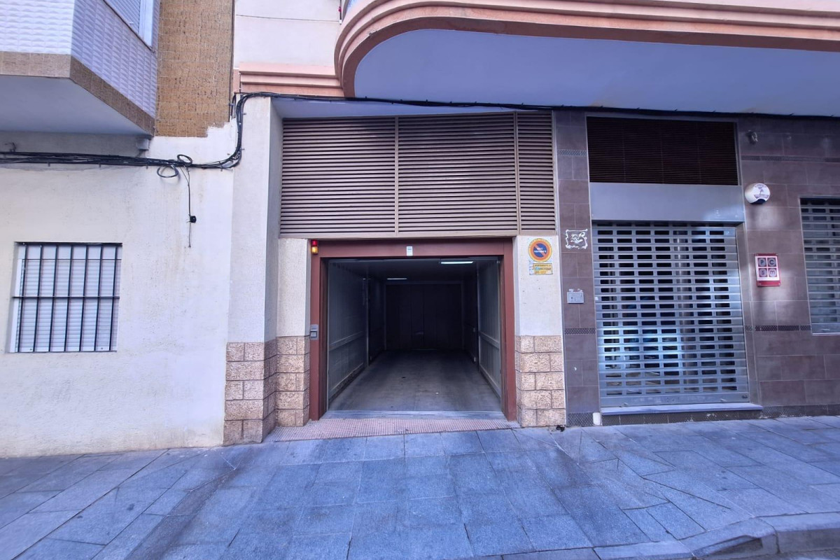 Alquiler a largo plazo - Apartamento / piso - Torrevieja - Estacion de autobuses