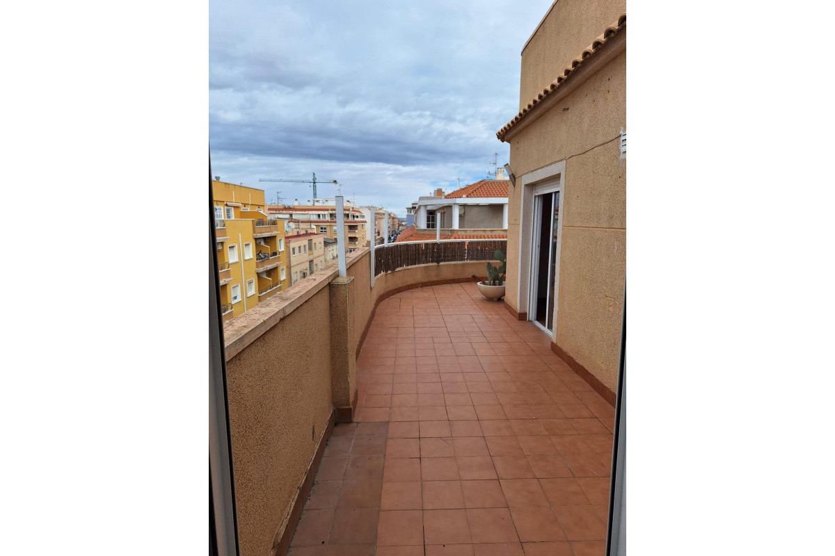 Resale - Apartment  - Torrevieja - Puerto