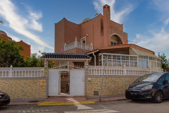 Resale - Terraced house - Torrevieja - Los Frutales