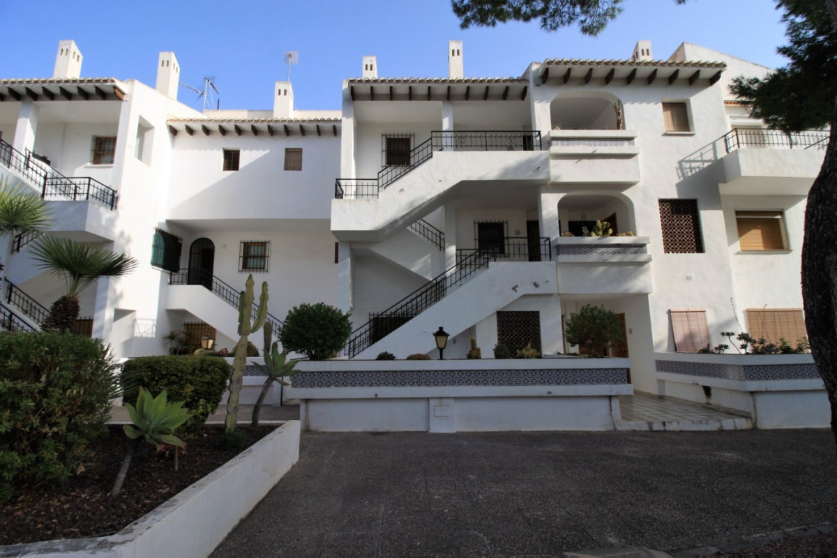 Resale - Apartment  - Orihuela Costa - Campoamor